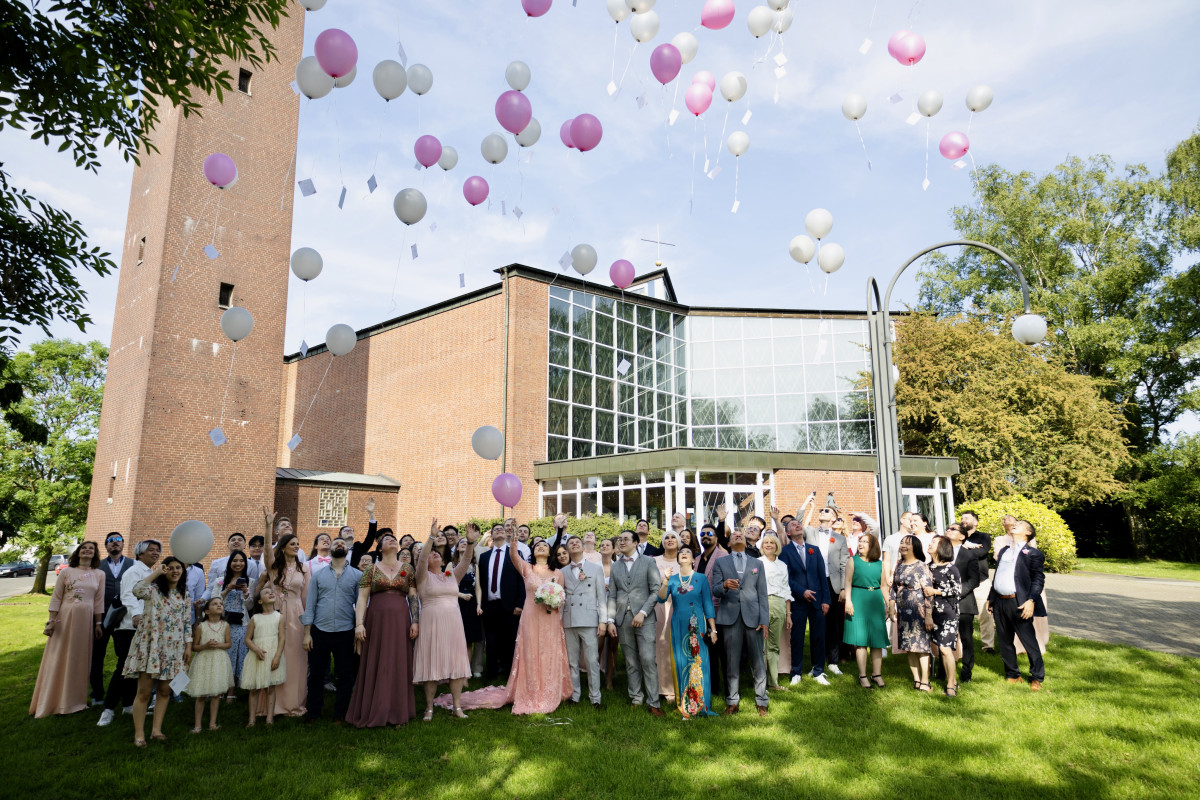 Ballons steigen lassen