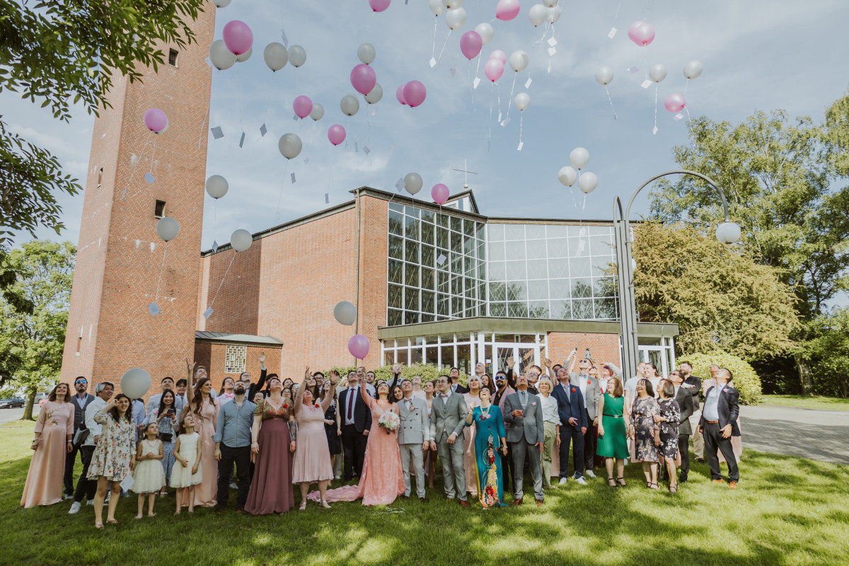 Ballons steigen lassen